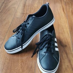 Adidas mens running shoes